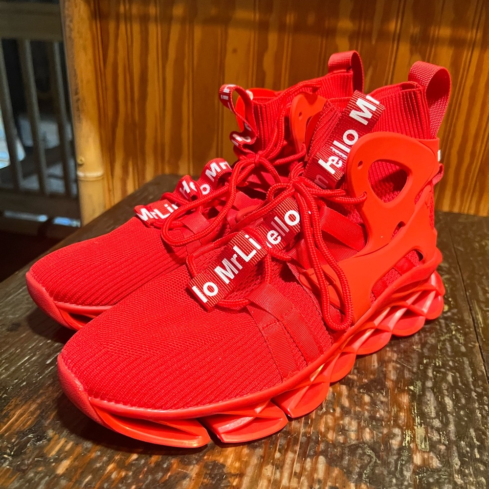 Selling Size 44 Hello MrLin Men's Non-Slip Running Shoes!